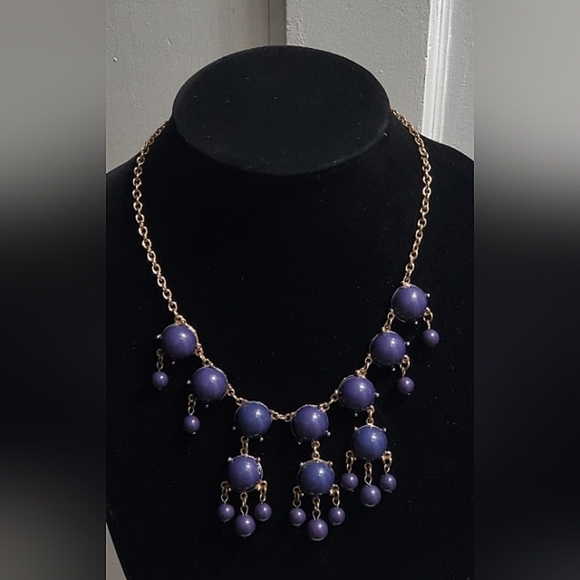 Purple Goldtone Bubble Statement Necklace. 🌴 - Picture 4 of 5